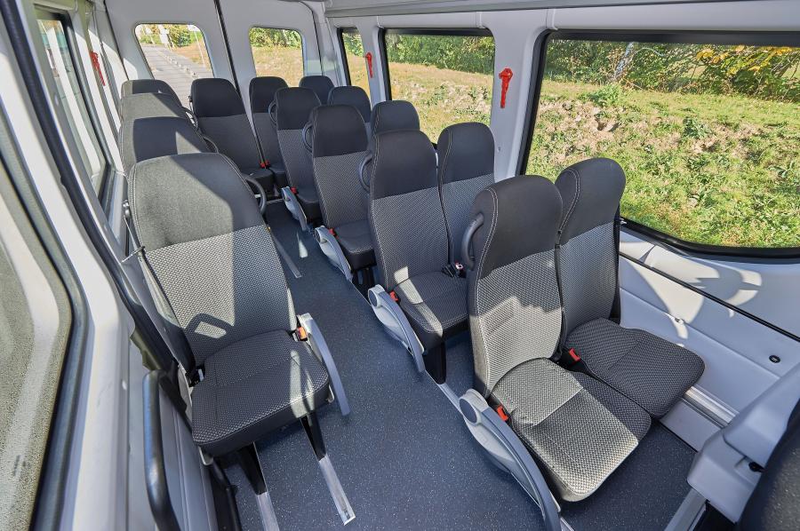 Интерьер Iveco Daily Start 2017 года  (фото 5 из 7)